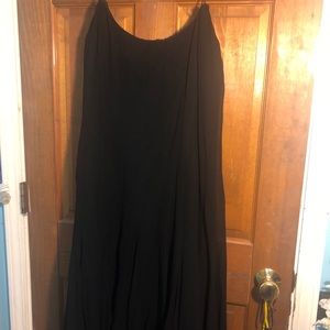 Black womens dress. Never worn. Tags still on. 16